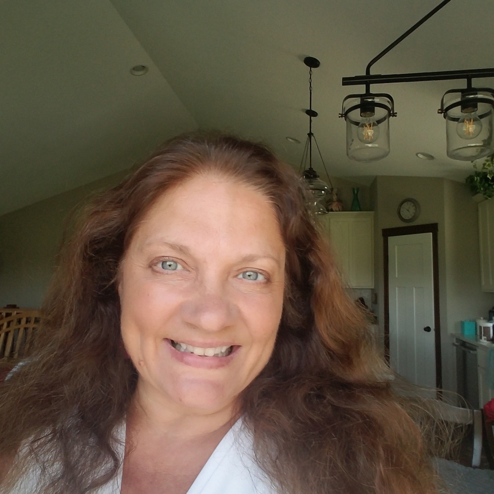 Meet your Posher, Sara-mark